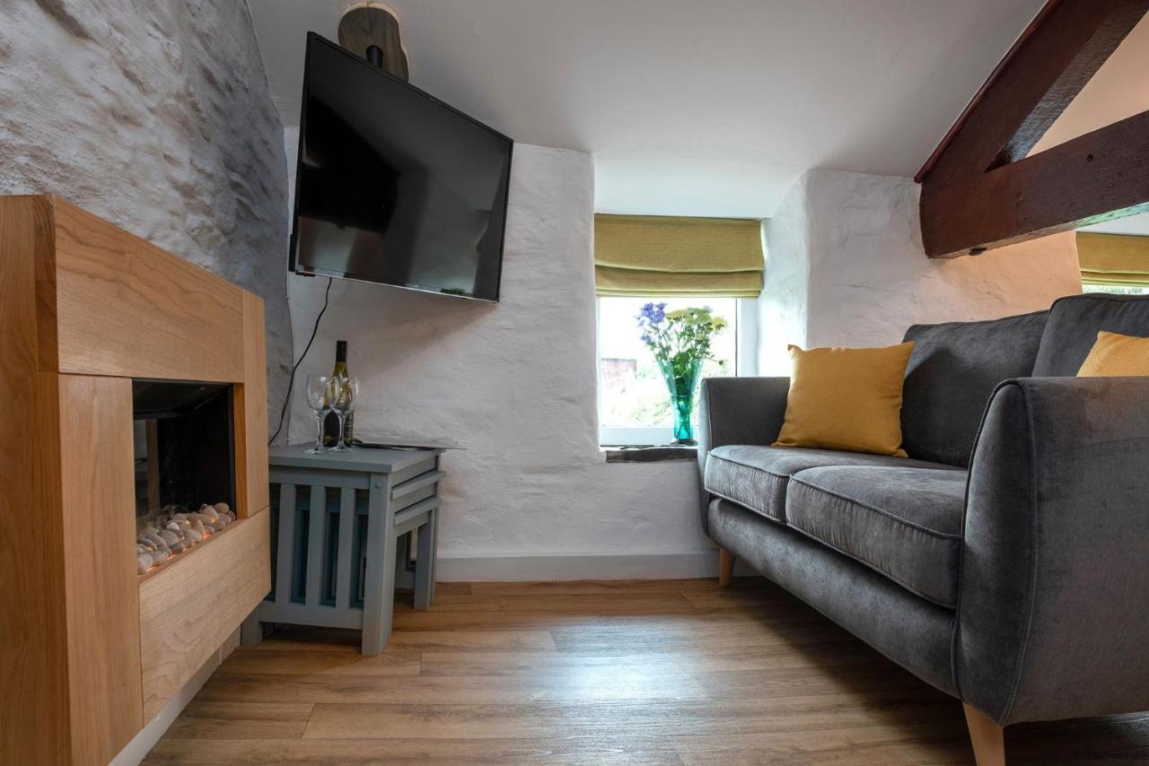 Dog Friendly Cottage, Geufron Farm Near Tywyn Bryn-crug Eksteriør billede