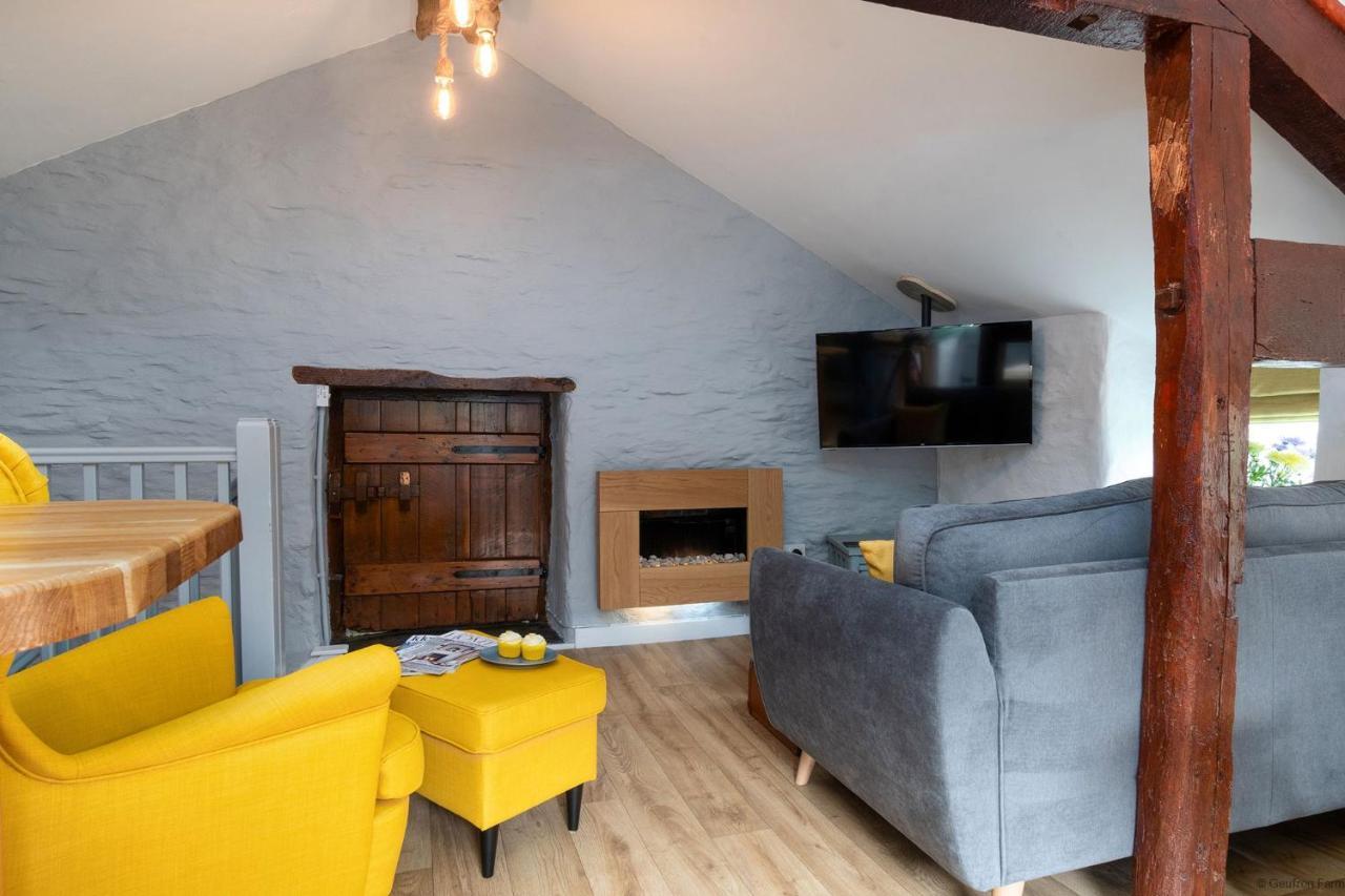 Dog Friendly Cottage, Geufron Farm Near Tywyn Bryn-crug Eksteriør billede