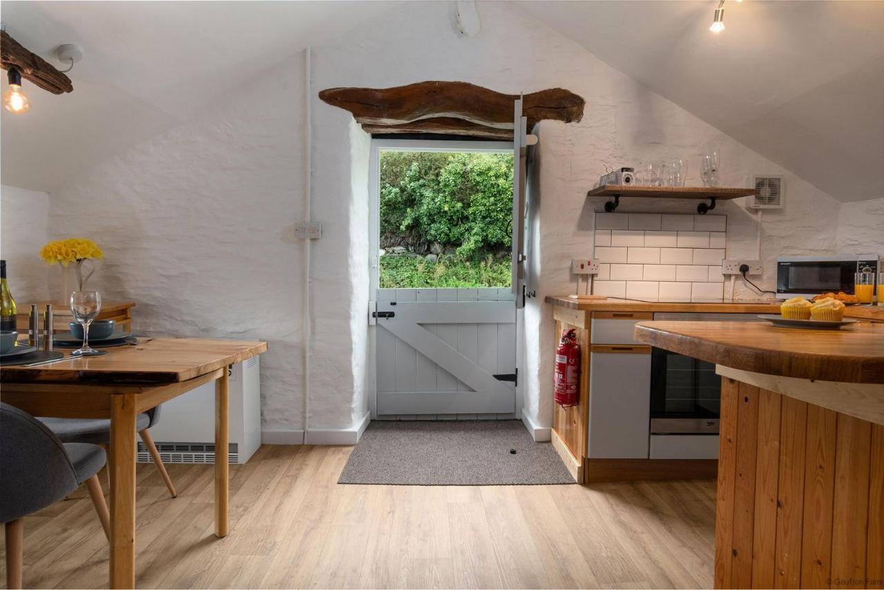 Dog Friendly Cottage, Geufron Farm Near Tywyn Bryn-crug Eksteriør billede