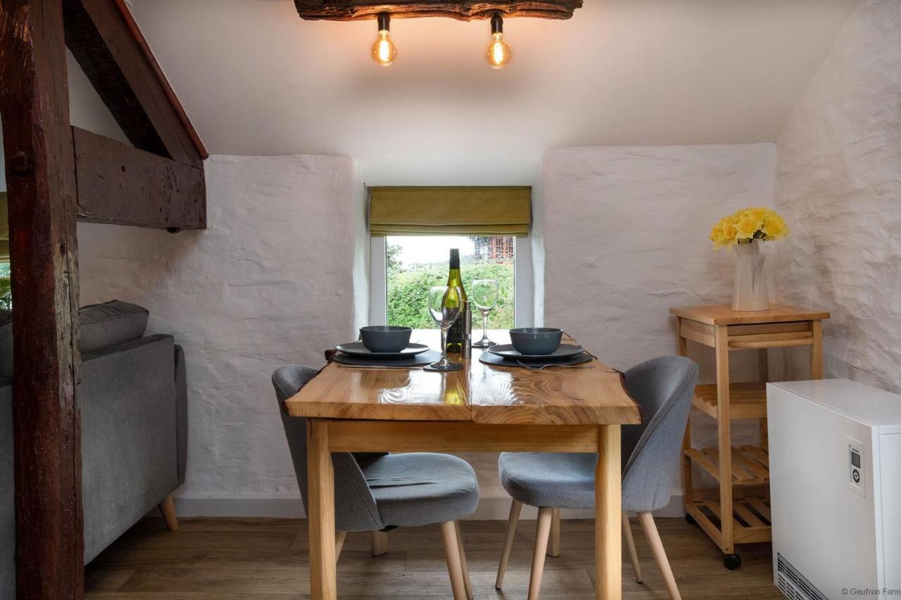 Dog Friendly Cottage, Geufron Farm Near Tywyn Bryn-crug Eksteriør billede